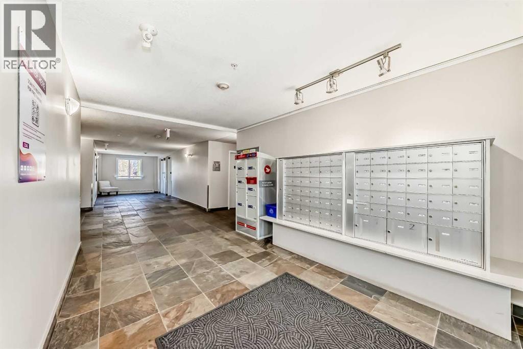 4404, 31 Country Village Manor NE — photo 21