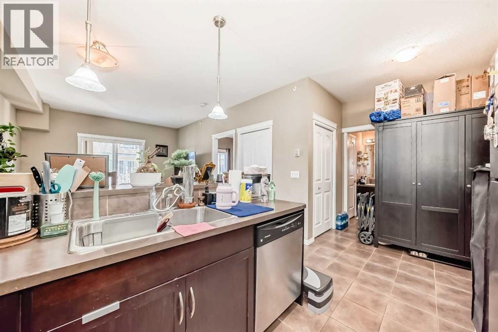 4404, 31 Country Village Manor NE — photo 7