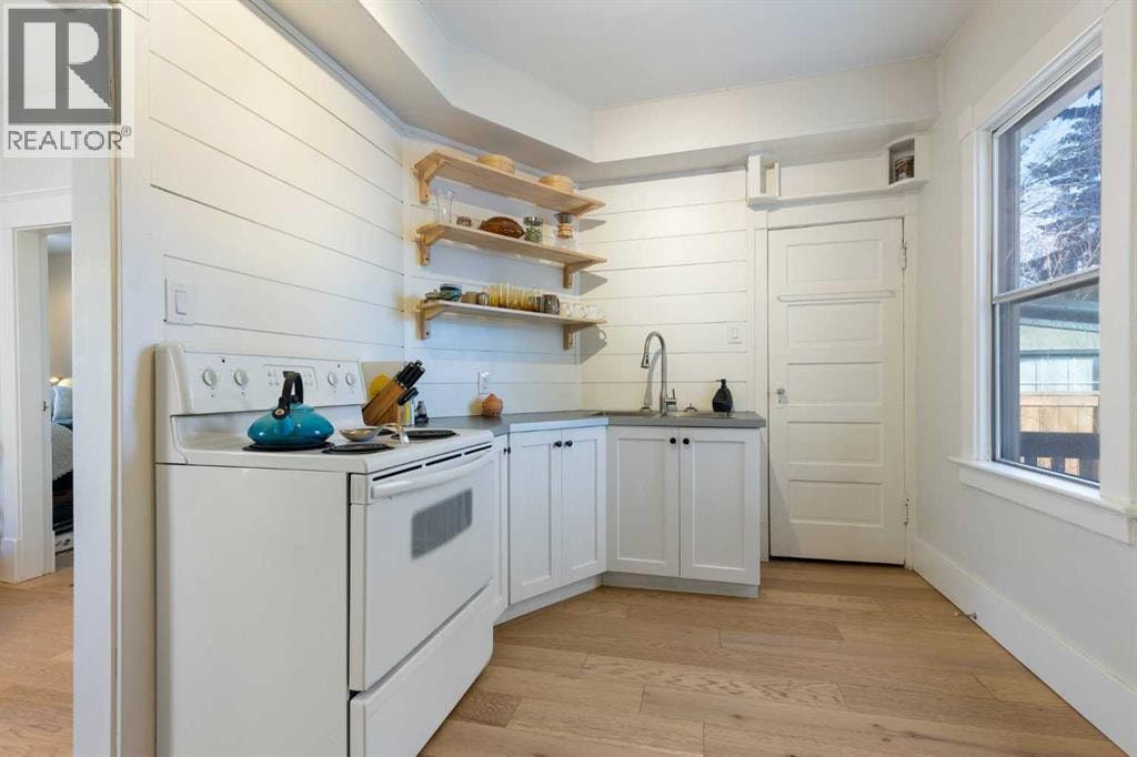 317 18 Avenue NW — photo 12