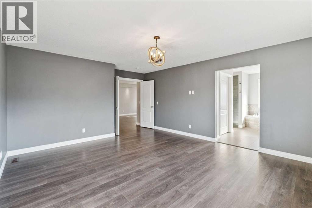 383 Evansglen Drive NW — photo 16
