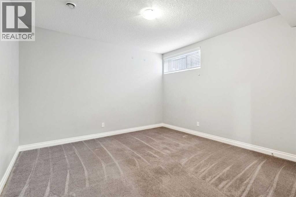 383 Evansglen Drive NW — photo 26