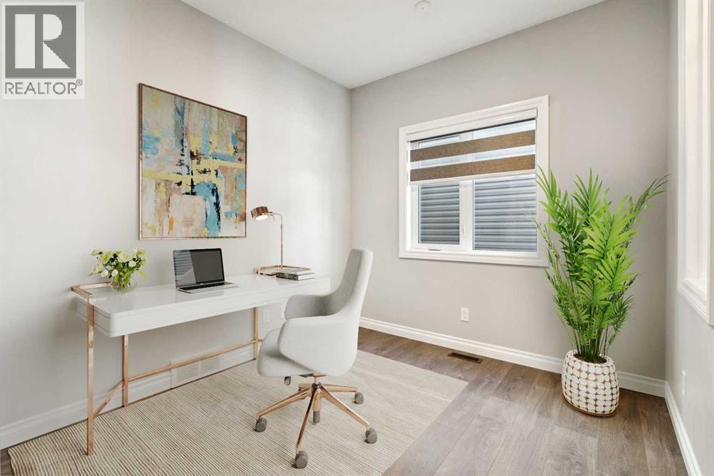 383 Evansglen Drive NW — photo 4