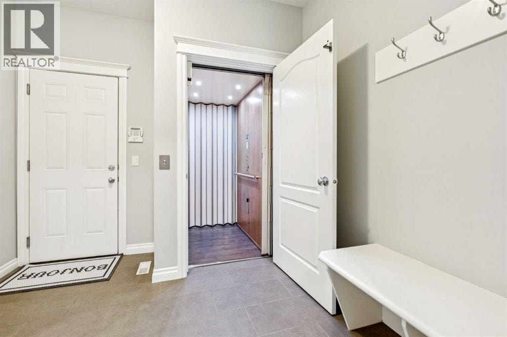 383 Evansglen Drive NW — photo 10