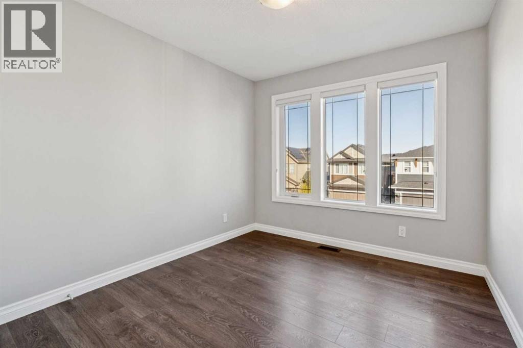 383 Evansglen Drive NW — photo 22