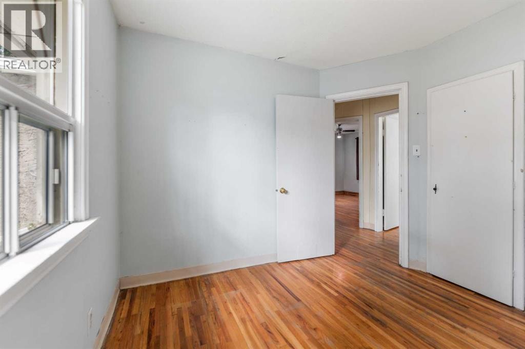 6435 34 Avenue NW — photo 15