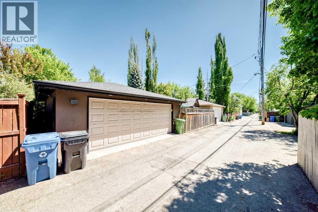3631 12 Street SW — photo 36