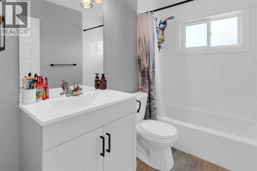 2231 39 Street SE — photo 14