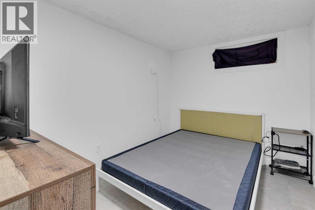 2231 39 Street SE — photo 21