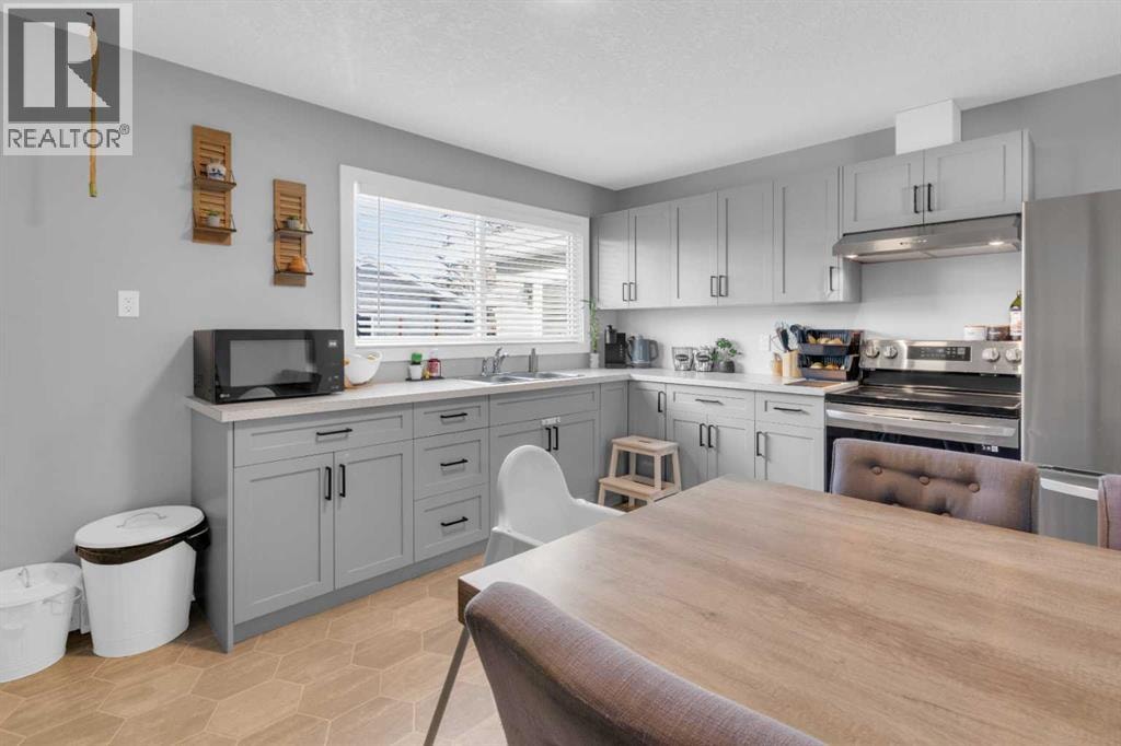 2231 39 Street SE — photo 9