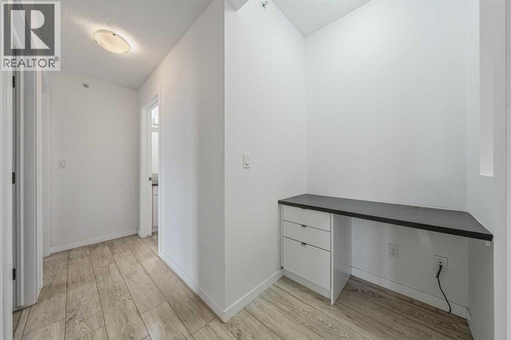404, 207 Sunset Drive — photo 9