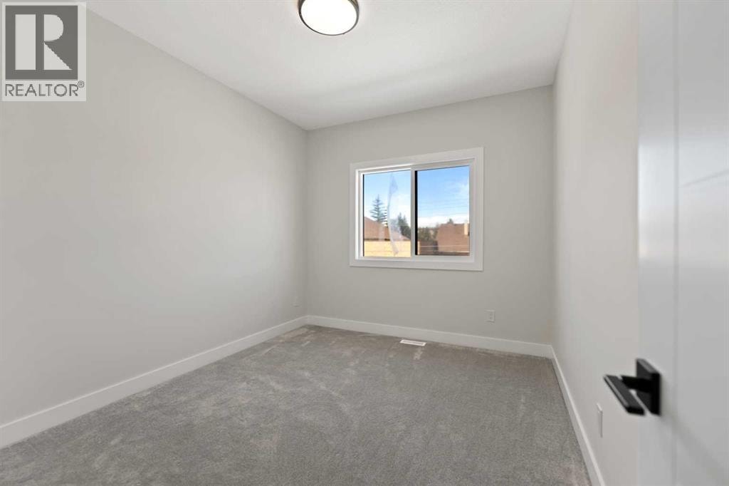 8106 47 Avenue NW — photo 28