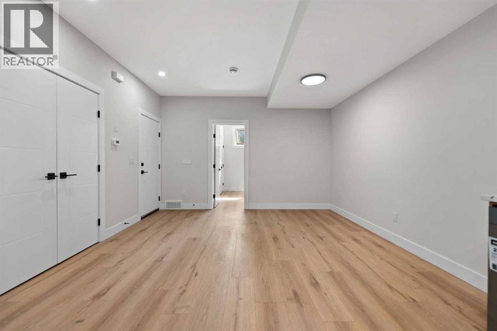8106 47 Avenue NW — photo 35