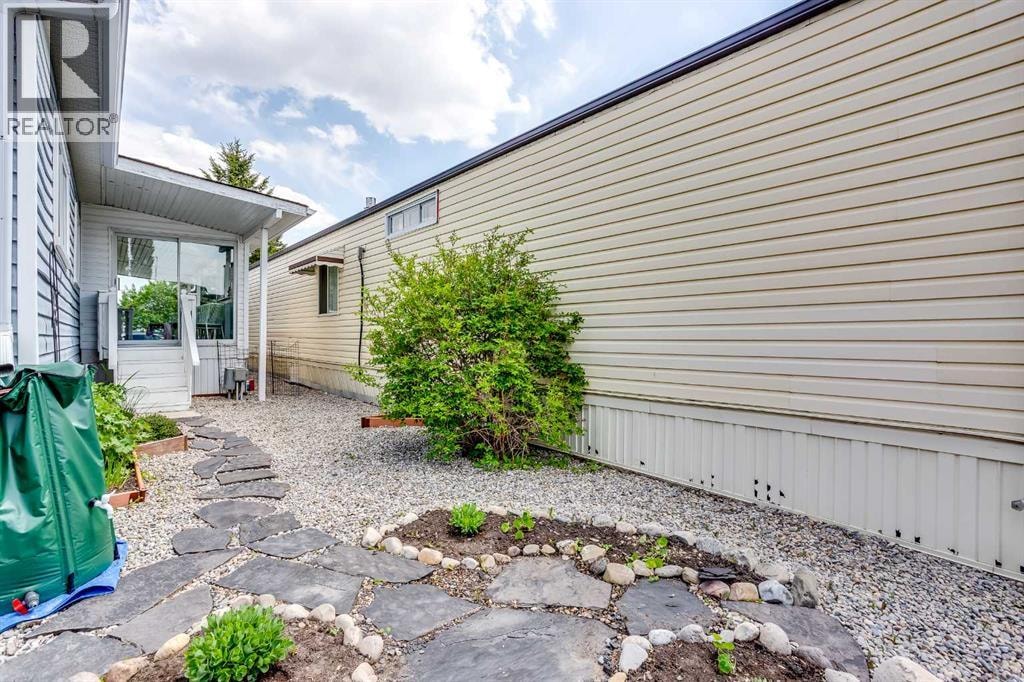 271, 99 Arbour Lake Road NW — photo 9