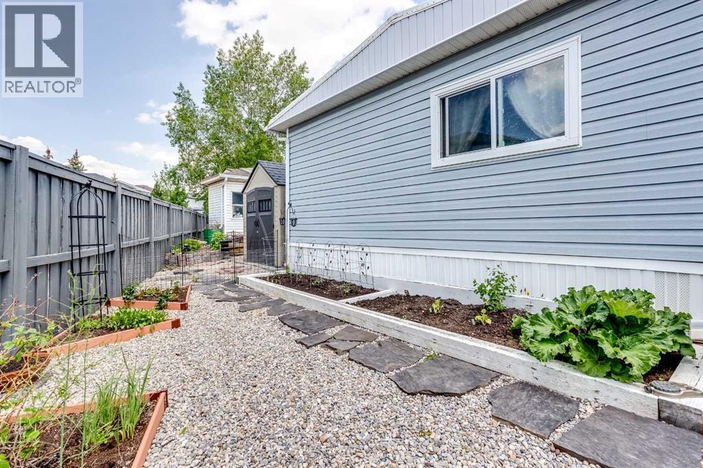 271, 99 Arbour Lake Road NW — photo 3