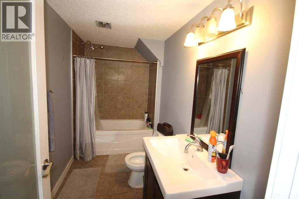 3824 BRANTFORD Drive NW — photo 17