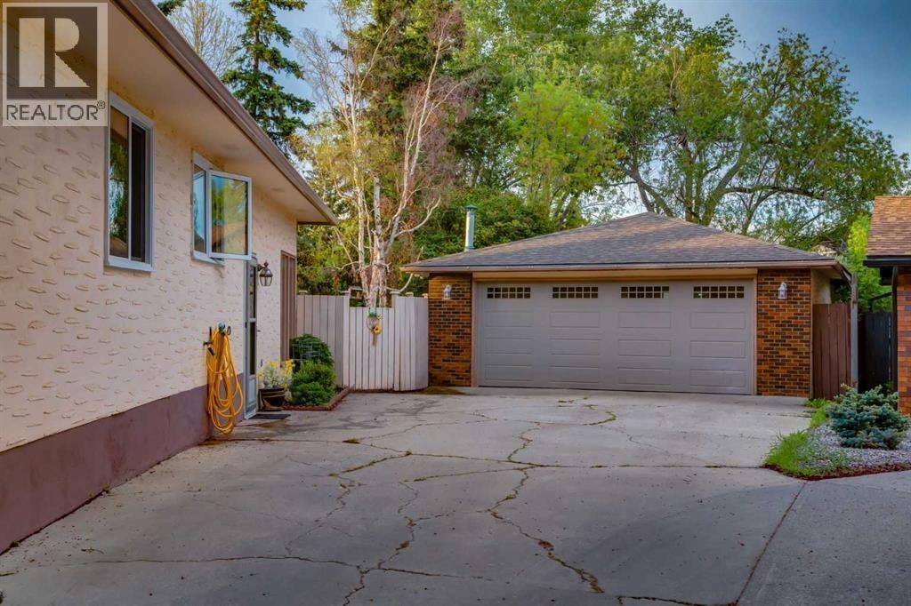 220 Oakridge Place SW — photo 42