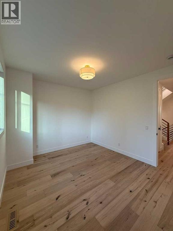 1924 10 Avenue NW — photo 22