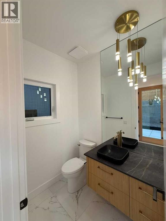 1924 10 Avenue NW — photo 18