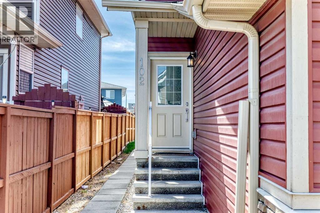 102 Saddlelake Terrace NE — photo 4