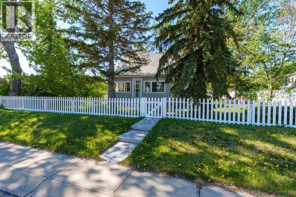 235 3 Street — photo 37