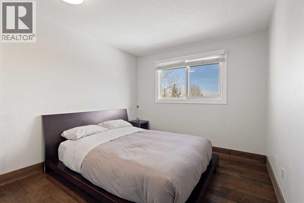 40 Wood Crescent SW — photo 33