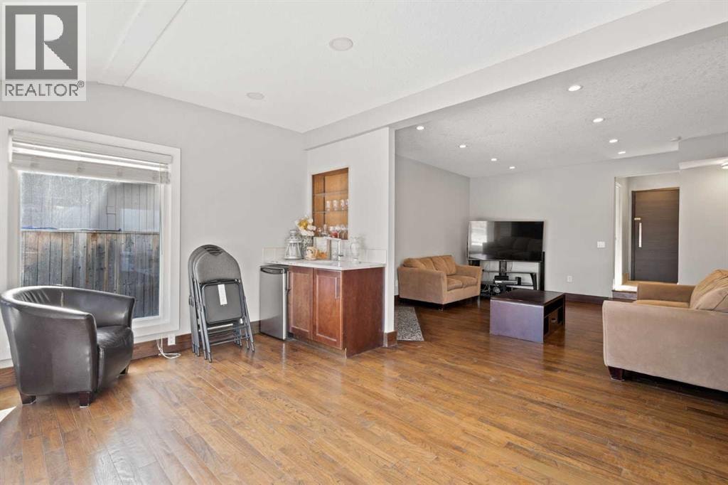 40 Wood Crescent SW — photo 15
