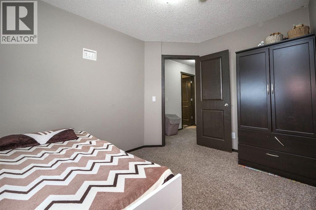702 Panamount Boulevard NW — photo 18