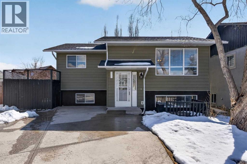 32 Fallingworth Court NE