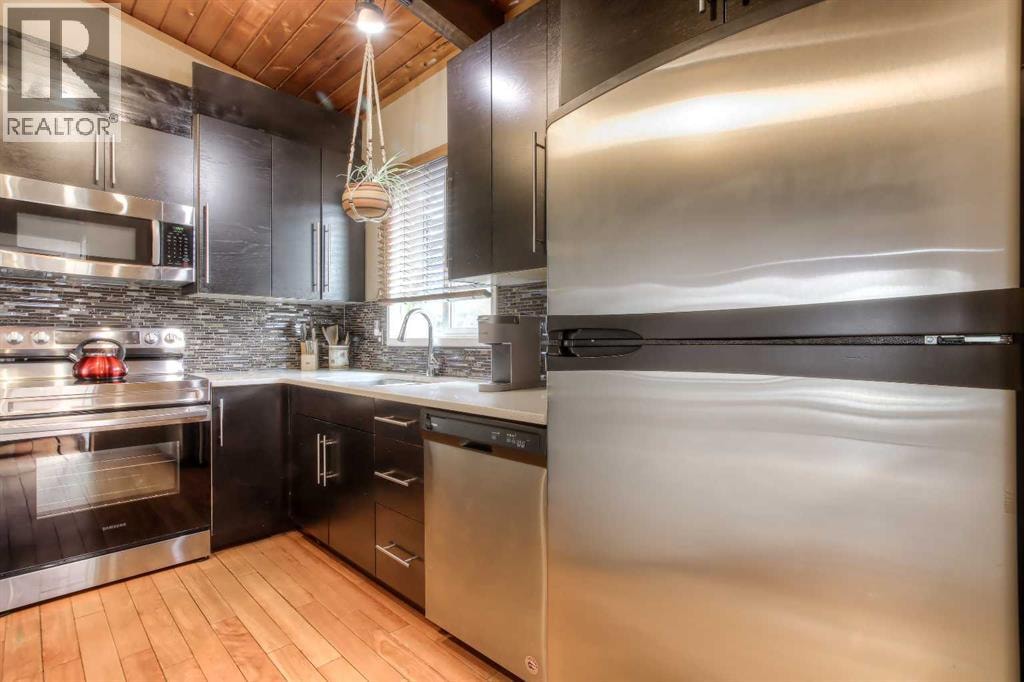 172 Oaktree Lane SW — photo 10