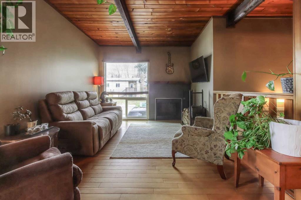 172 Oaktree Lane SW — photo 6