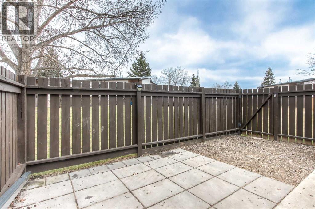 172 Oaktree Lane SW — photo 23