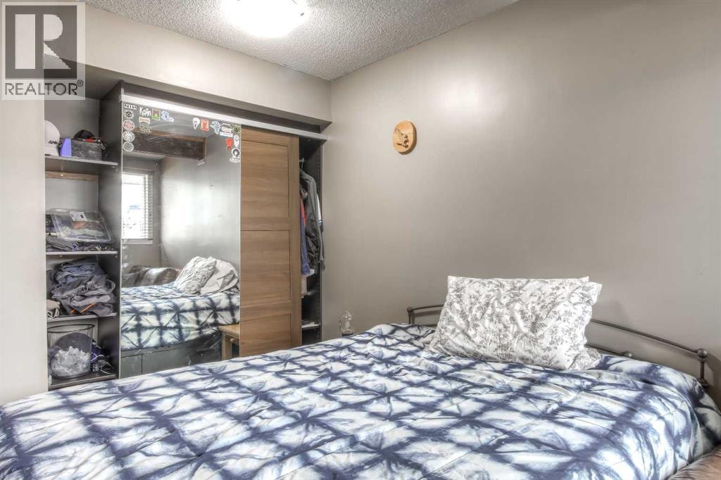 172 Oaktree Lane SW — photo 18