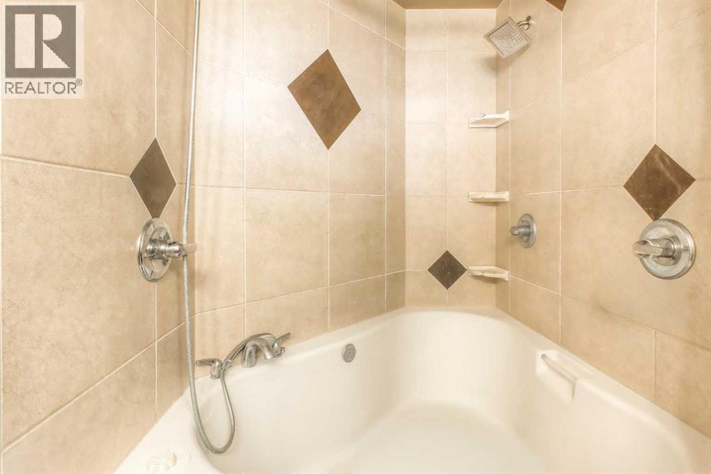 172 Oaktree Lane SW — photo 14