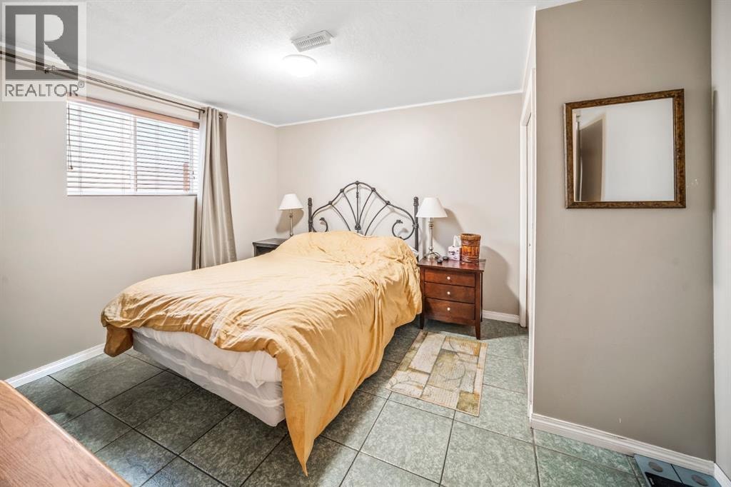 180 Hidden Vale Close NW — photo 37