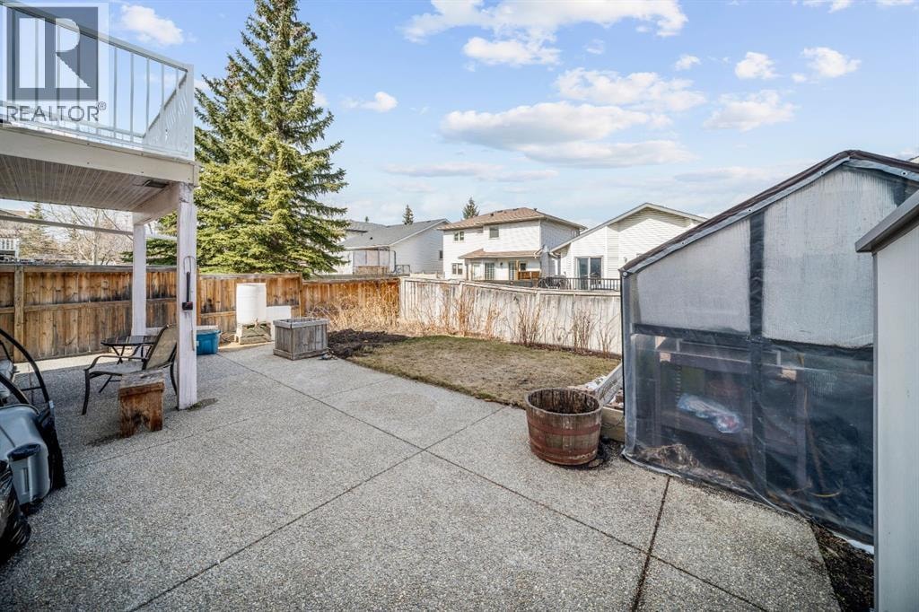 180 Hidden Vale Close NW — photo 44