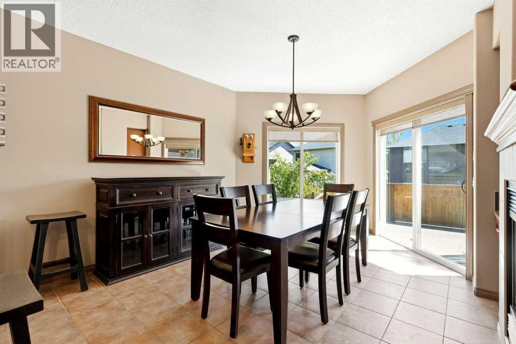 23 Aspen Stone Crescent SW — photo 12