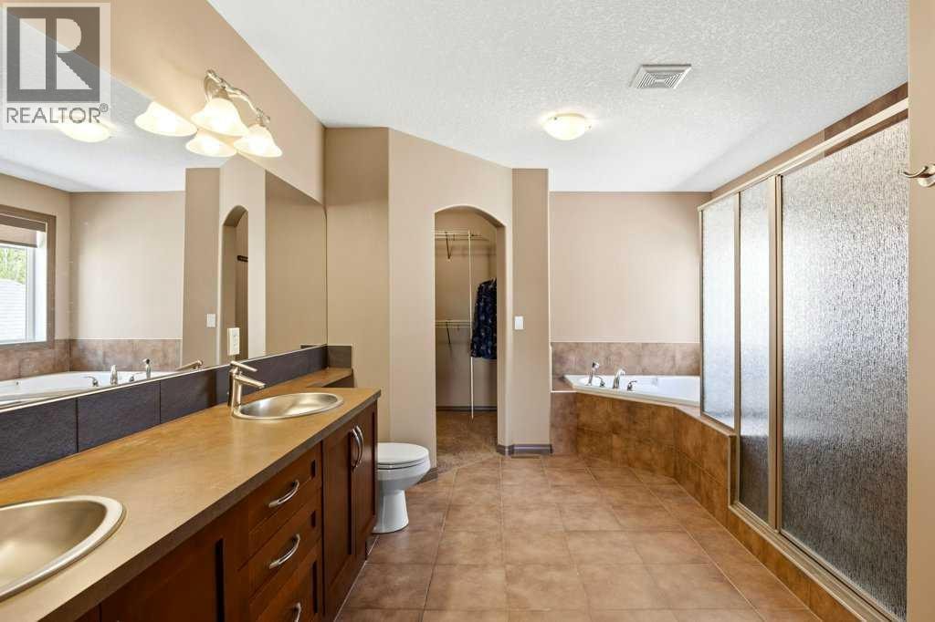 23 Aspen Stone Crescent SW — photo 24