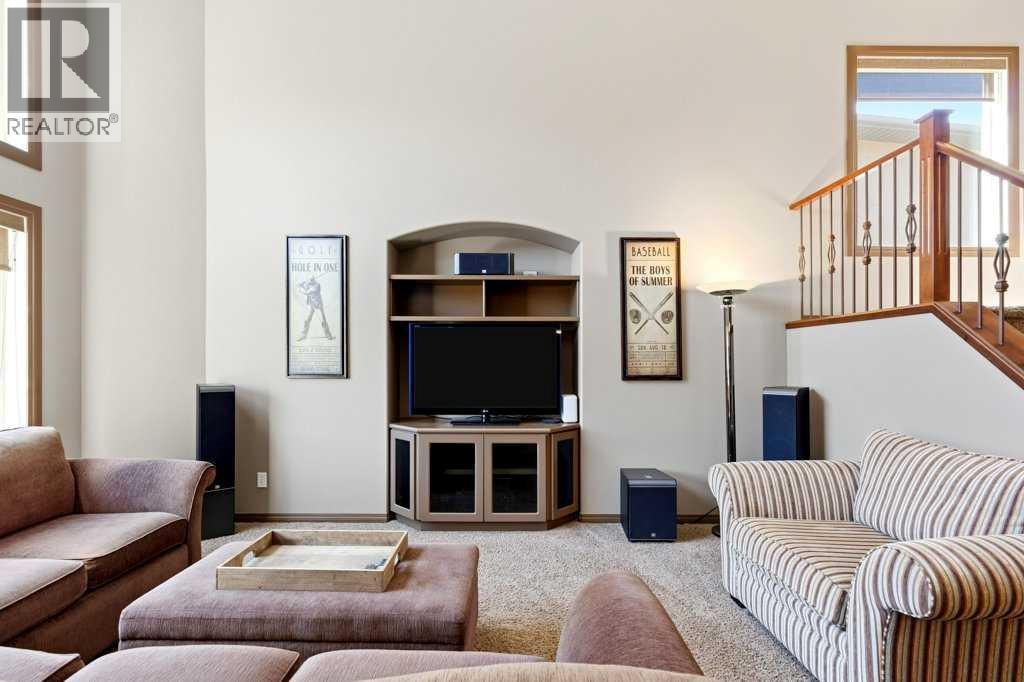 23 Aspen Stone Crescent SW — photo 6