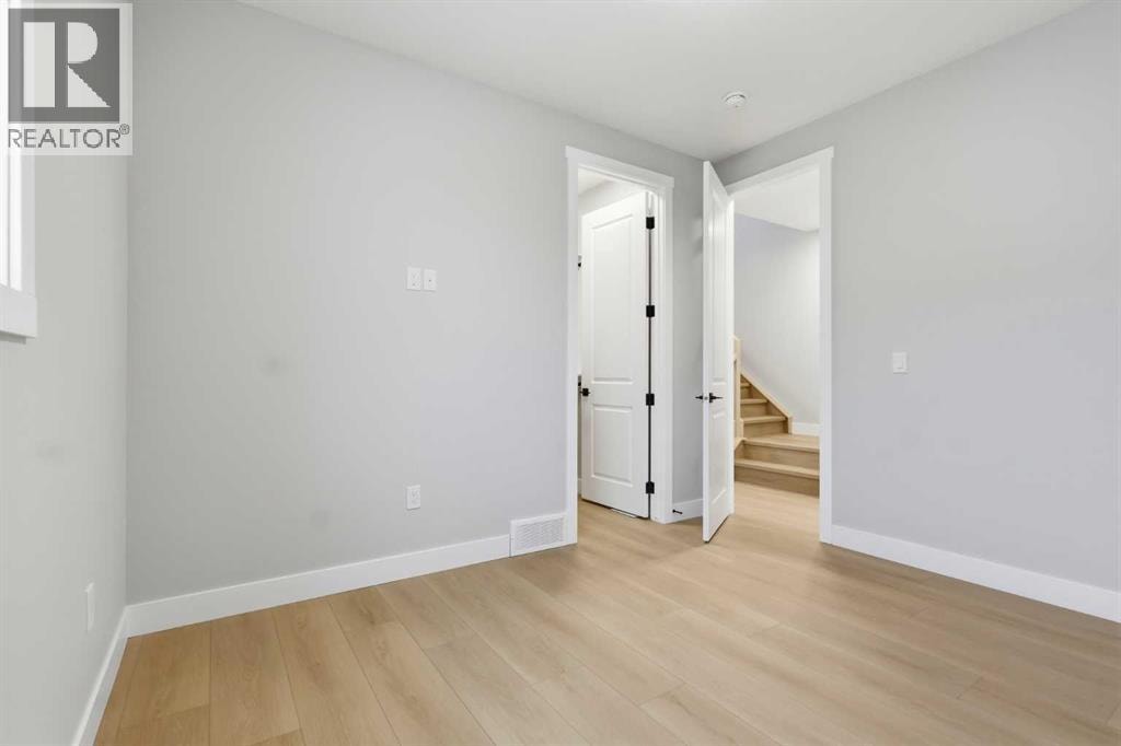 1636 19 Avenue NW — photo 17