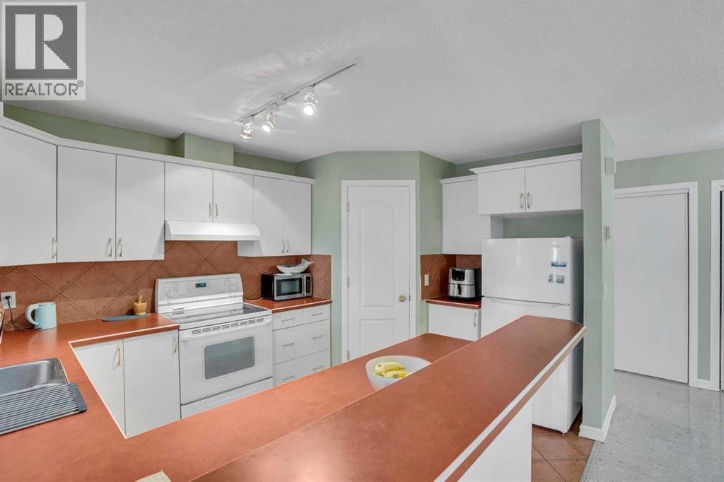 118, 1409 Centre A Street NE — photo 9