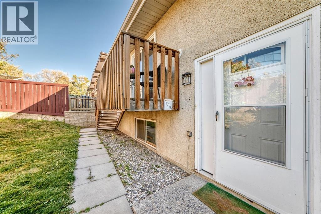 724D Raynard Crescent SE — photo 31