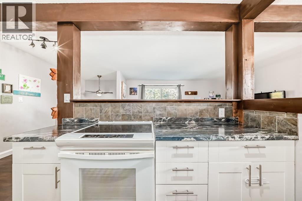 724D Raynard Crescent SE — photo 5