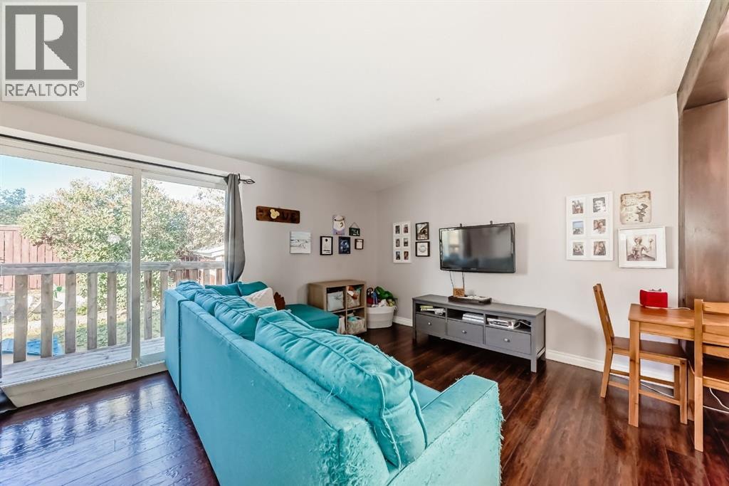 724D Raynard Crescent SE — photo 11