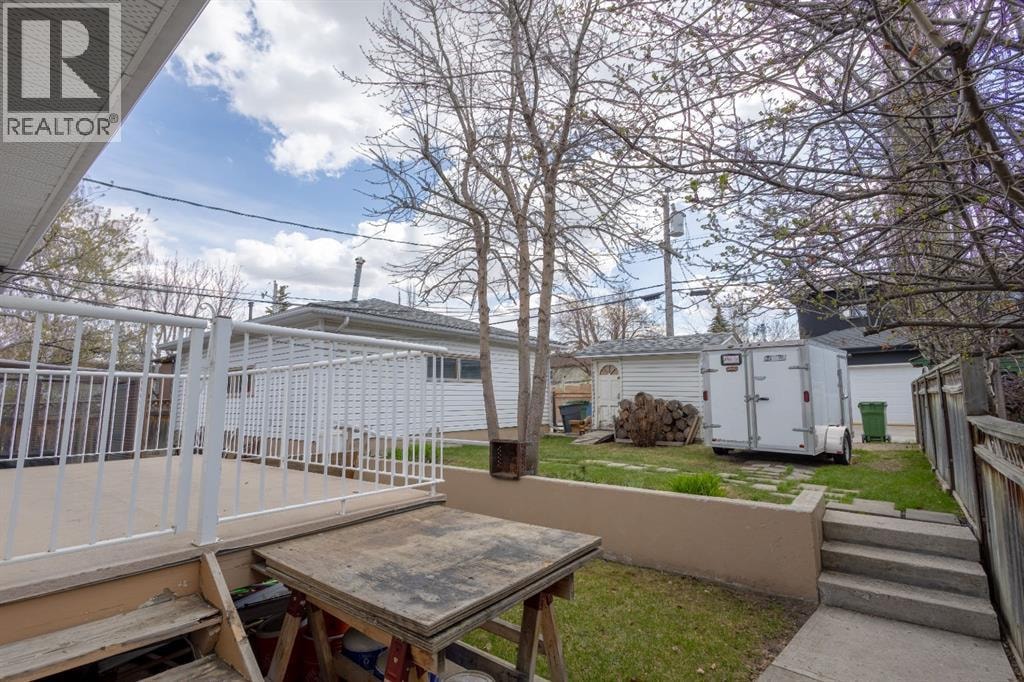 719 27 Avenue NW — photo 24