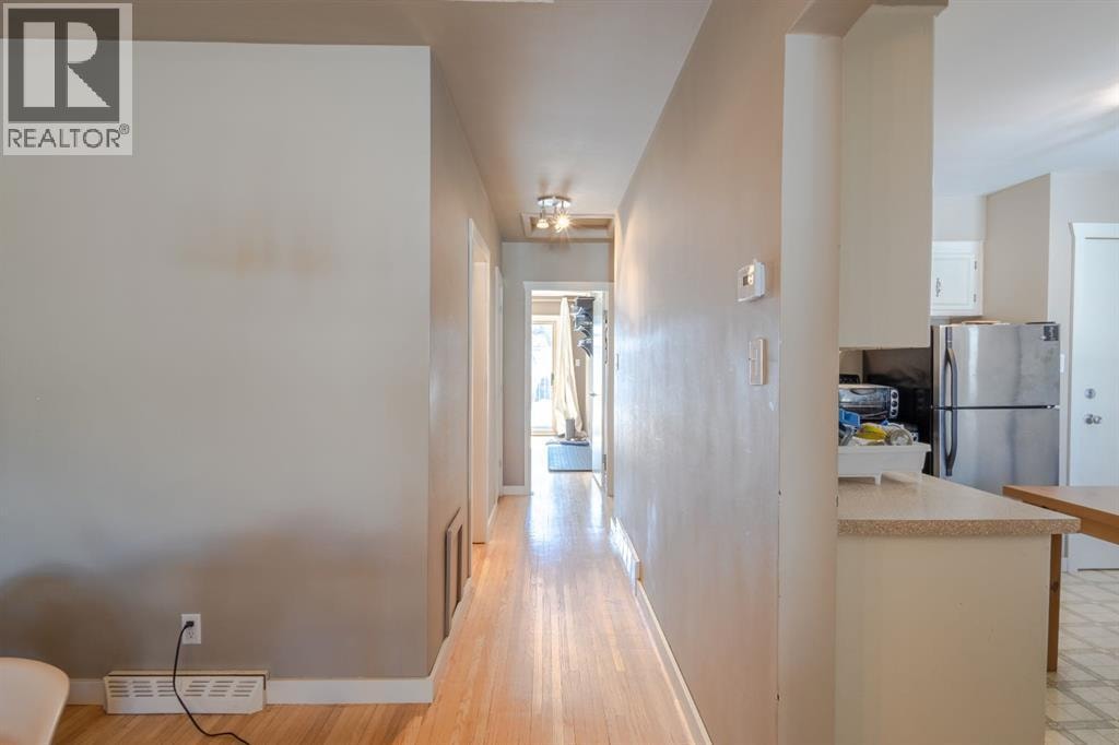 719 27 Avenue NW — photo 12