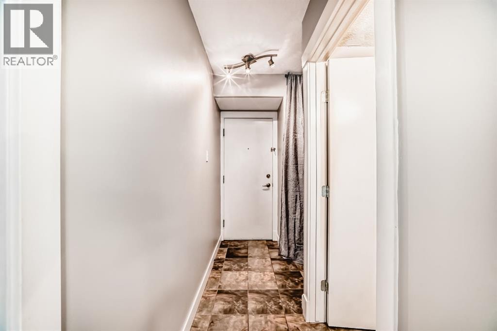 4, 2902 17 Avenue SW — photo 35