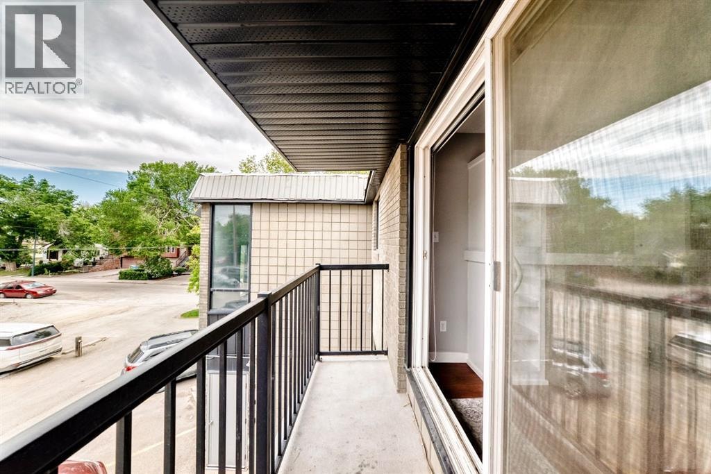 4, 2902 17 Avenue SW — photo 16