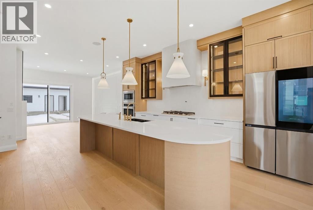 1529 18 Avenue NW — photo 12