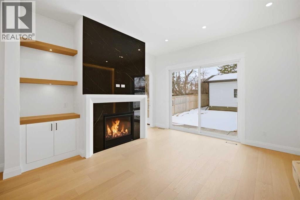 1529 18 Avenue NW — photo 23