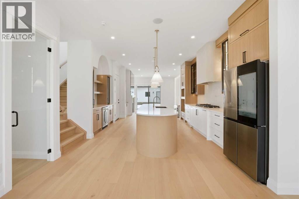 1529 18 Avenue NW — photo 10